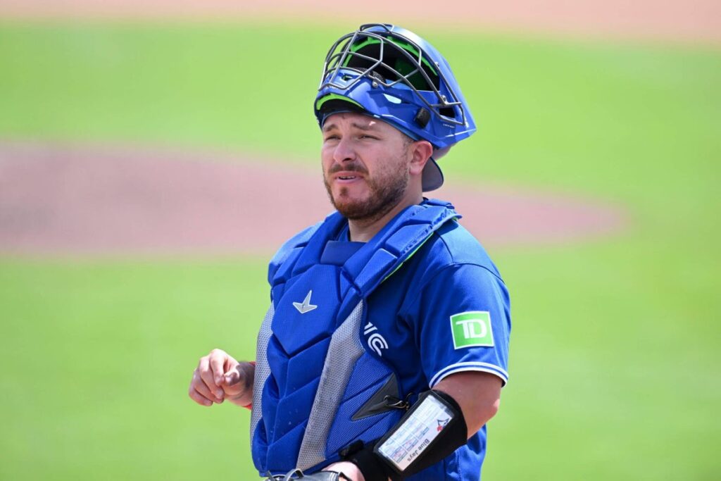 Alejandro Kirk the latest injured Blue Jay after a foul tip hits his left thumb