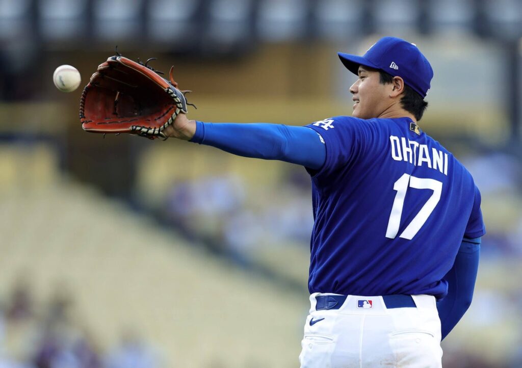 Dodgers buck tradition, add alternate blue jersey to road uniform rotation